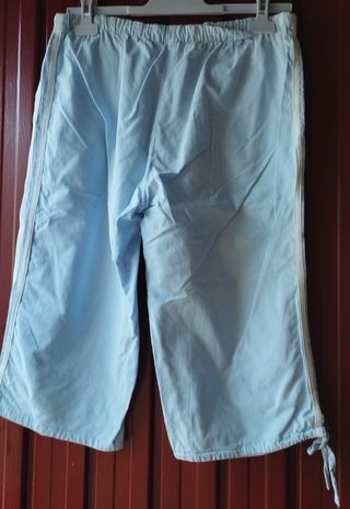 Conjunto de camiseta y bermudas 