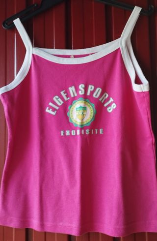Conjunto de camiseta y bermudas 