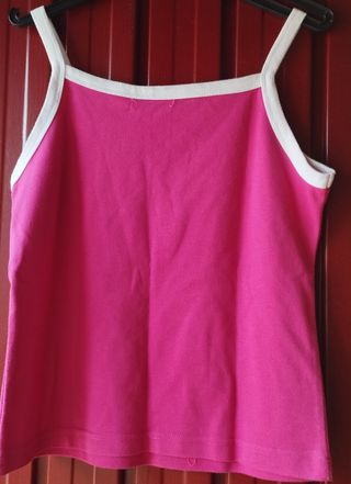 Conjunto de camiseta y bermudas 