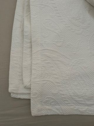 Colcha blanca para cama 1,80