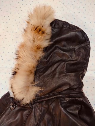 Cappottino in pelle nera