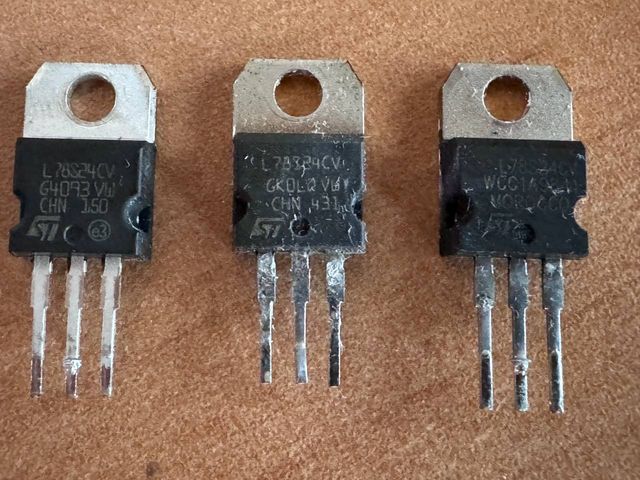 Pack 3 piezas regulador de voltaje IC 1,5-24V 7824