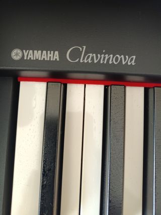 Piano Yamaha clavinova CLP-330