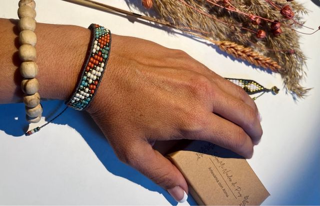 Pulsera miyuki en macrame