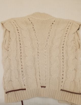 chaleco color beige