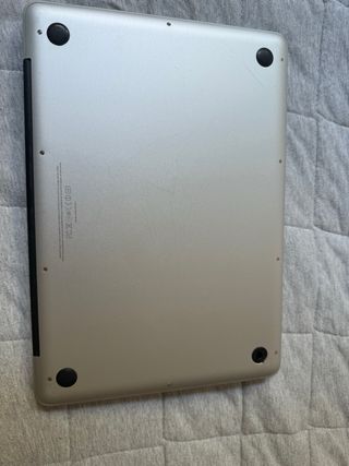 MacBook Pro 13” con 16 GB RAM, SSD 500 GB