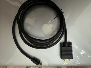 MacBook Pro 13” con 16 GB RAM, SSD 500 GB
