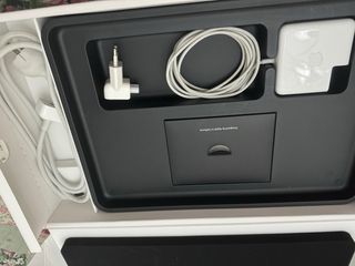 MacBook Pro 13” con 16 GB RAM, SSD 500 GB