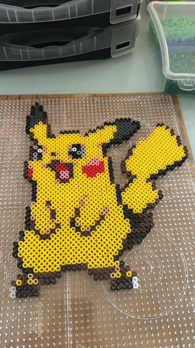 🔴 Pokémon con perline Hama con supporto 👾