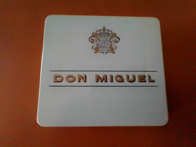 Caja de hojalata cigarrillos Don Miguel