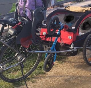 Accesorio Steco para llevar silla plegable en bici