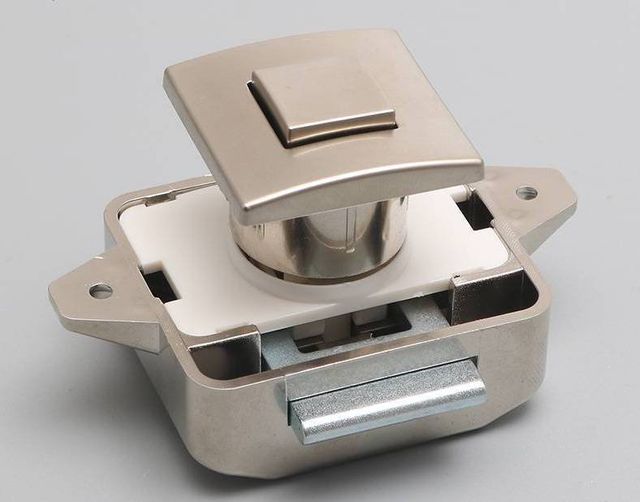 Cerradura con botón para cajones, para caravana.