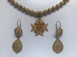 Oro charro siglo XIX collar cruz venera pendientes