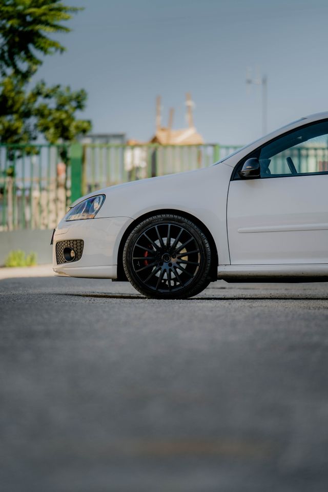 VOLKSWAGEN Golf 2008