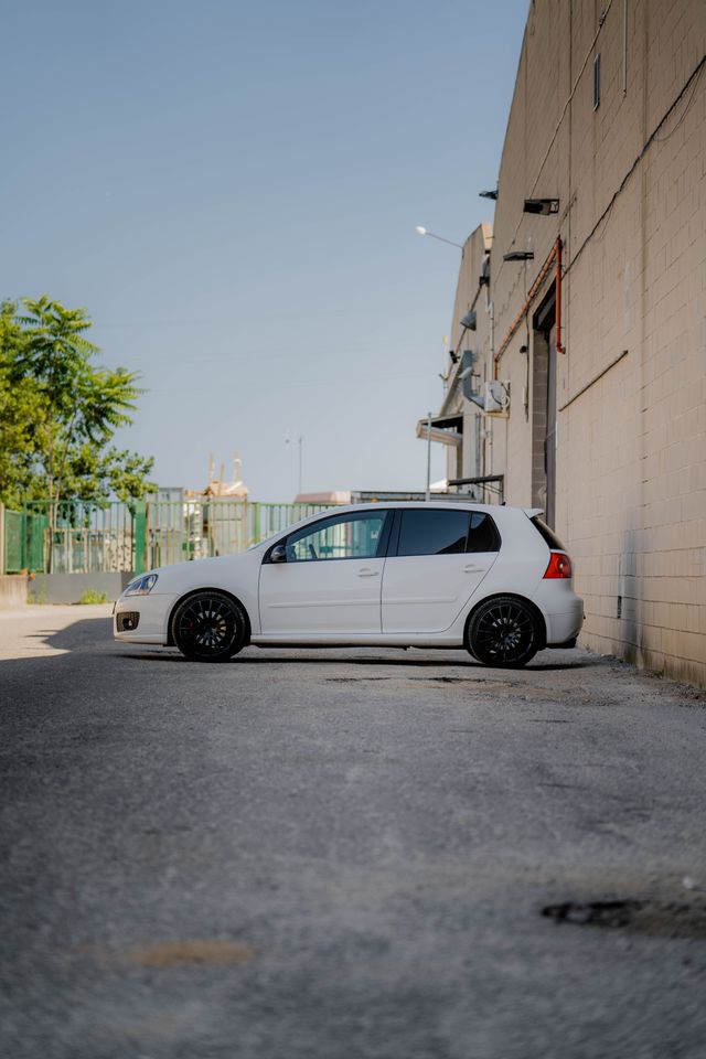 VOLKSWAGEN Golf 2008