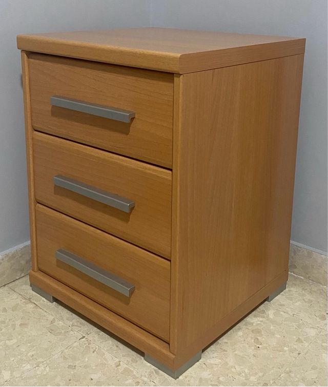 MESITA DE NOCHE DE MADERA