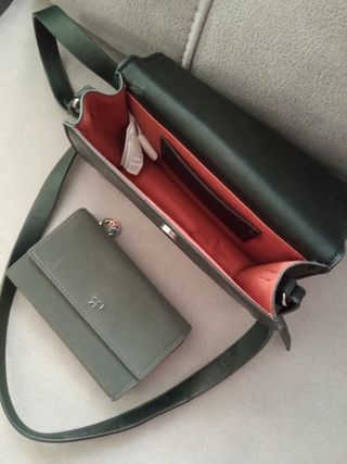 Bolso negro pequeño posible riñonera