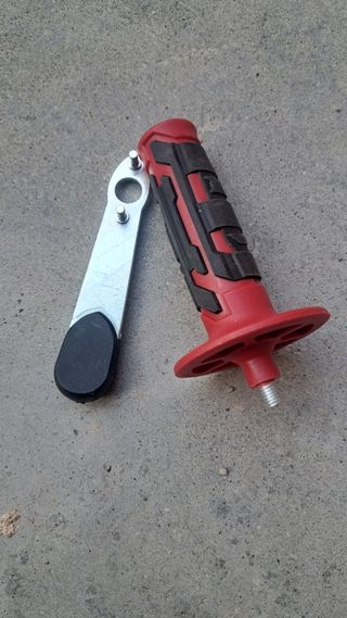Manija y llave flexible