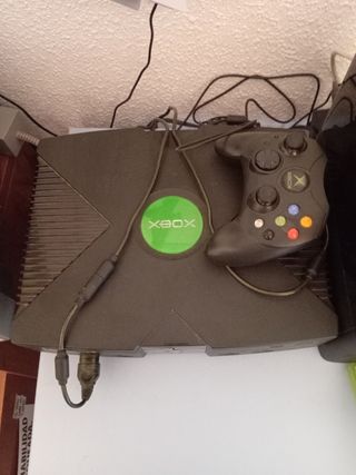 Xbox 2001  clasica más mando y  3 juegos
