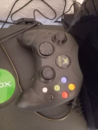 Xbox 2001  clasica más mando y  3 juegos