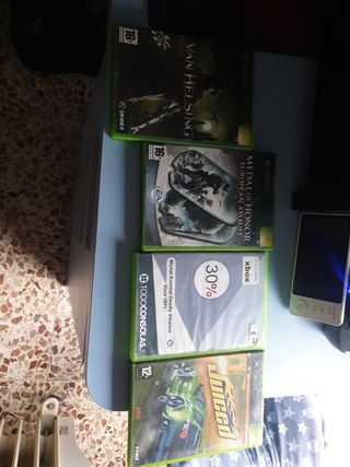 Xbox 2001  clasica más mando y  3 juegos