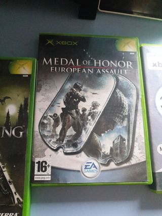Xbox 2001  clasica más mando y  3 juegos