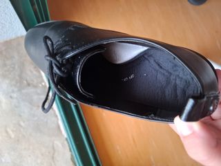 Zapatos negros para vestir con conrdones