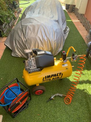 Compresor Mecafer 50litros. 3hp + accesorios