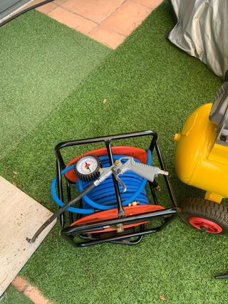 Compresor Mecafer 50litros. 3hp + accesorios