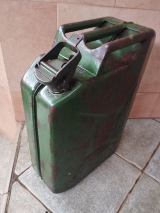 Jerrikan depósito de gasolina