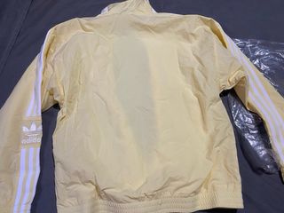Chaqueta amarillo pastel Adidas