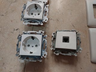 Interruptores de luz, enchufes...