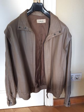 Cazadora de piel talla 56 marca PAER, S.A. 