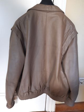 Cazadora de piel talla 56 marca PAER, S.A. 