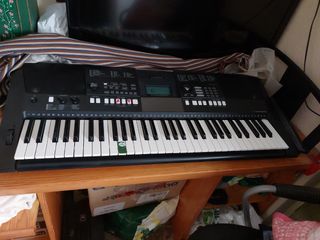 Teclado YAMAHA COMO NUEVO