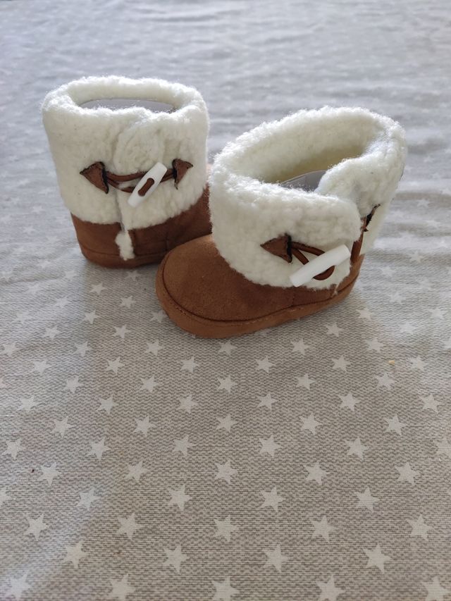 Botines Chicco + Patucos