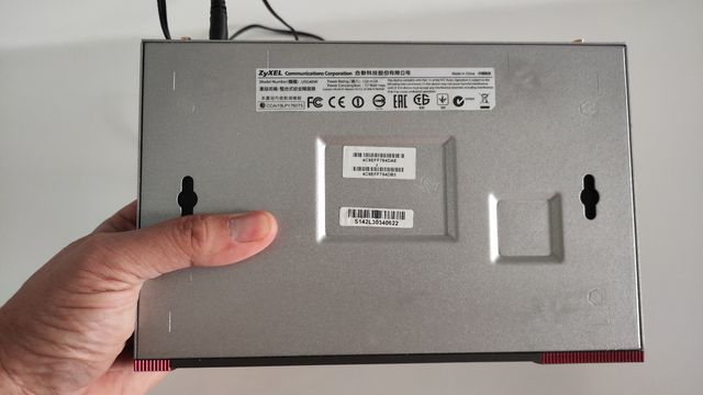 ZYXEL FIREWALL USG40W Y PERIFÉRICOS