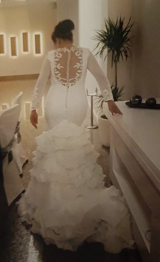 Vestido novia rociero con cola