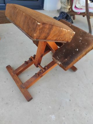 Silla artesanal ergonómica de rodillas
