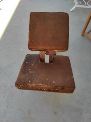 Silla artesanal ergonómica de rodillas