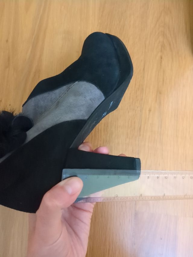 Botines negros marca Pasther 