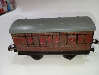 Vagon de tren ingles de chapa. Hornby