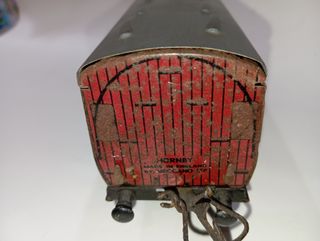 Vagon de tren ingles de chapa. Hornby