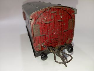 Vagon de tren ingles de chapa. Hornby