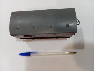 Vagon de tren ingles de chapa. Hornby