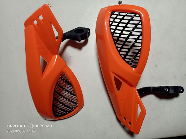 Protector de manos para motos.