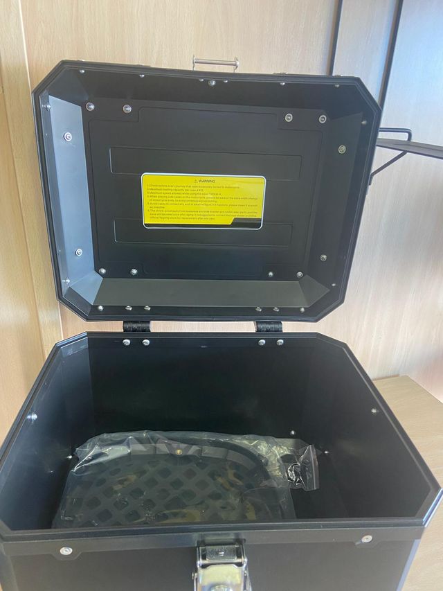 Baúl moto tocase K Plor 38 litros