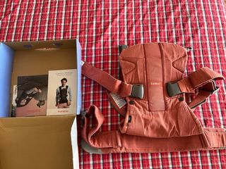 Porta bebé BabyBjorn Carrier One