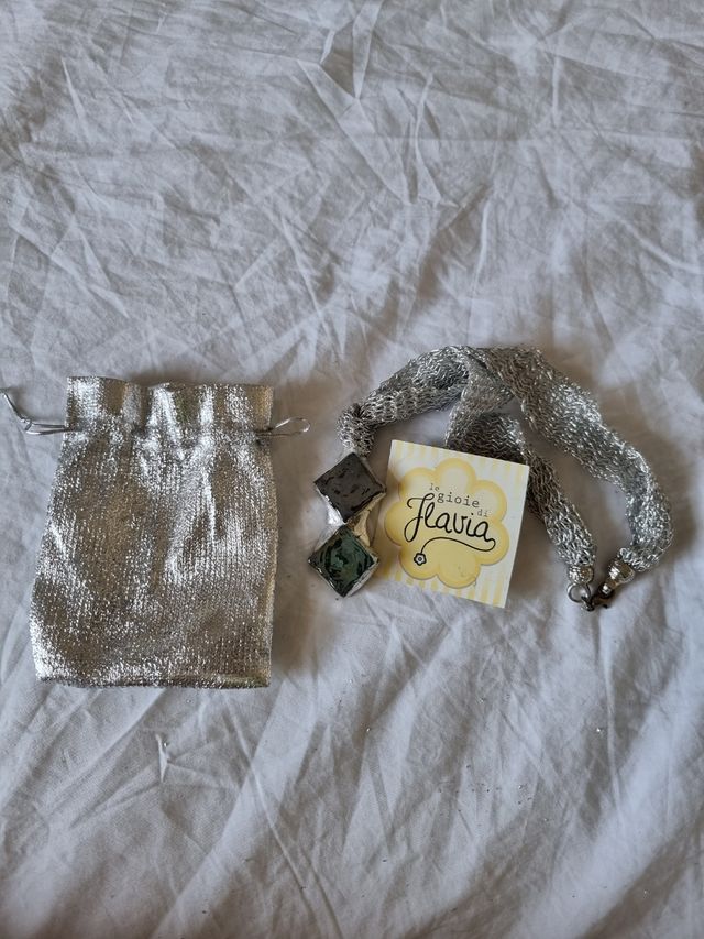 Collana con ciondolo fatto a mano