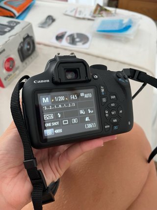 Camara canon eos 1200D